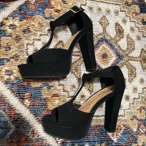 Black wedged heel